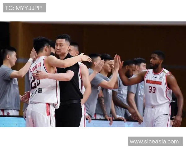 1月20日CBA广东队对阵八一队精彩比分回顾与赛况分析